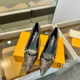Picture of Louis Vuitton Shoes _SKULVsz35-40YY040912536